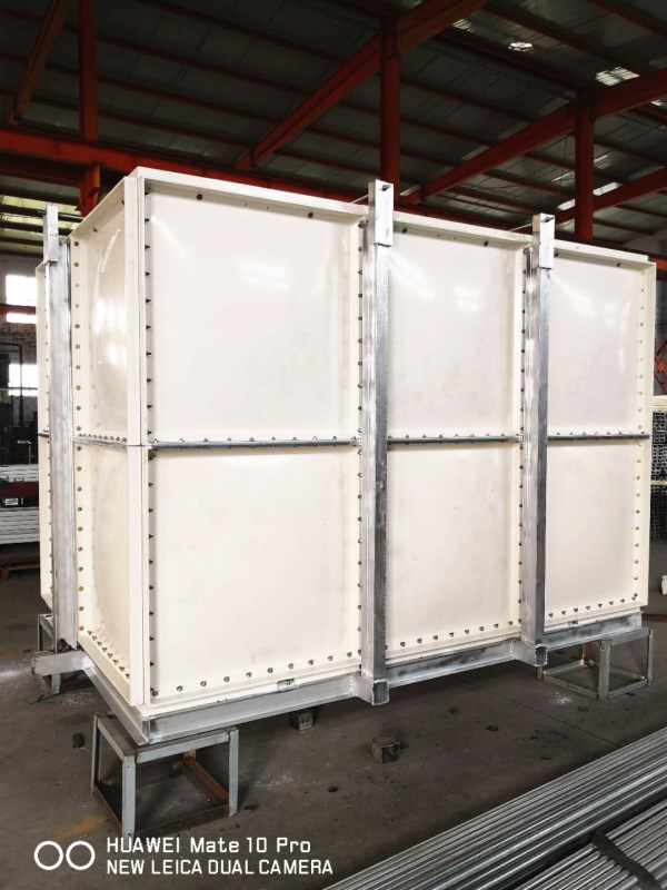 我們運輸玻璃鋼水箱時應該注意哪些問題？